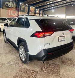 تۆیۆتا ڕاڤ 4